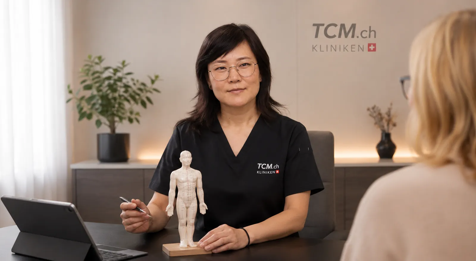 Beratungsgespräch in einer TCM.ch-Klinik in Zürich